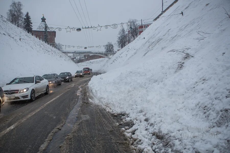 Снежная лавина на зеленском съезде. Сход снежной лавины. Снежная лавина на зеленском съезде. Сход лавины курорт. Снежная лавина на зеленском съезде.
