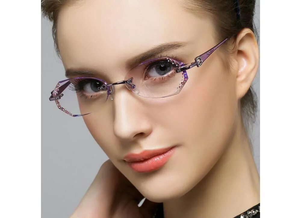 Форма очков в 2024 году. Стильные женские очки. Оправа для очков. Красивые очки для зрения женские. Модные оправы для очков.
