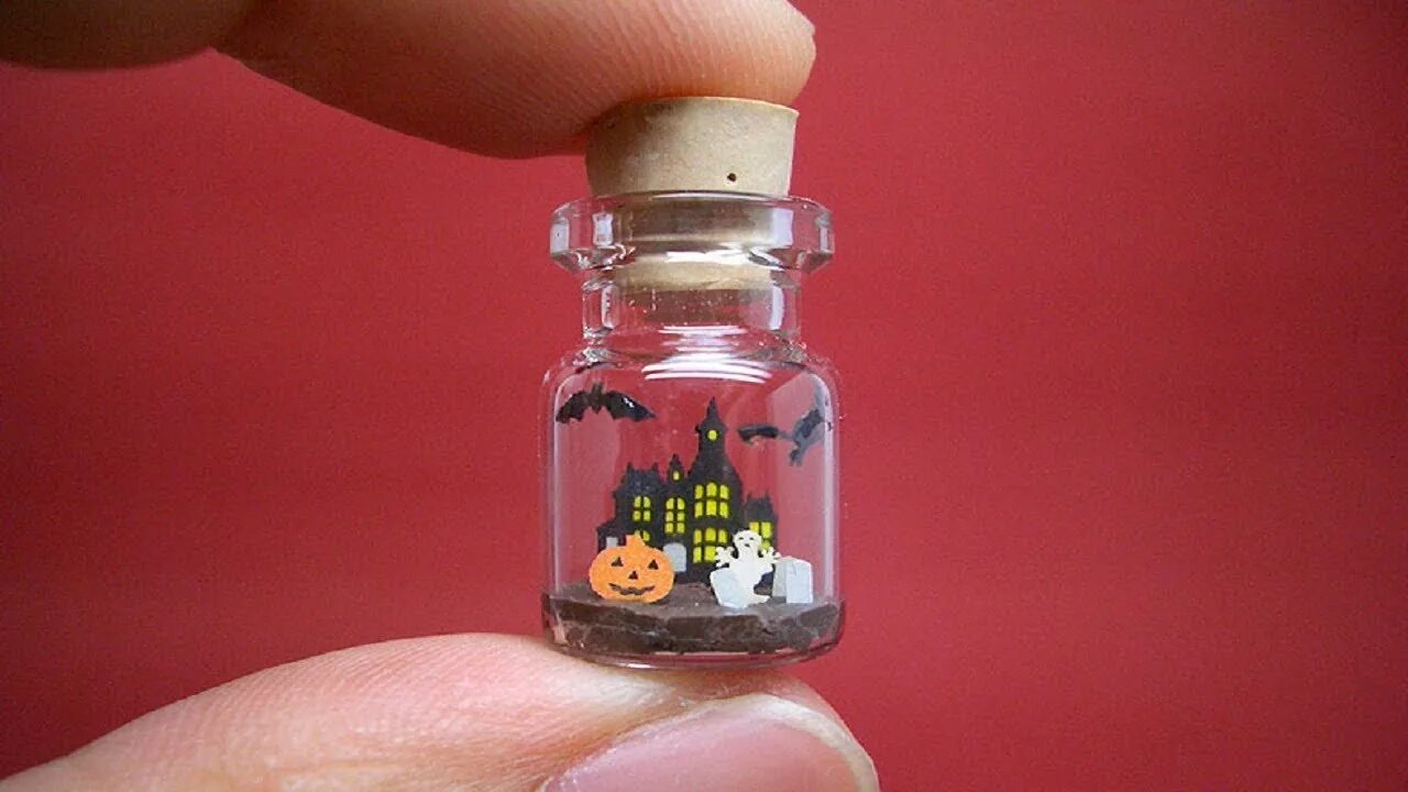 Самые маленькие вещи. Самые маленькие бутылочки. Вещи в миниатюре. Самые миниатюрные вещи в мире.