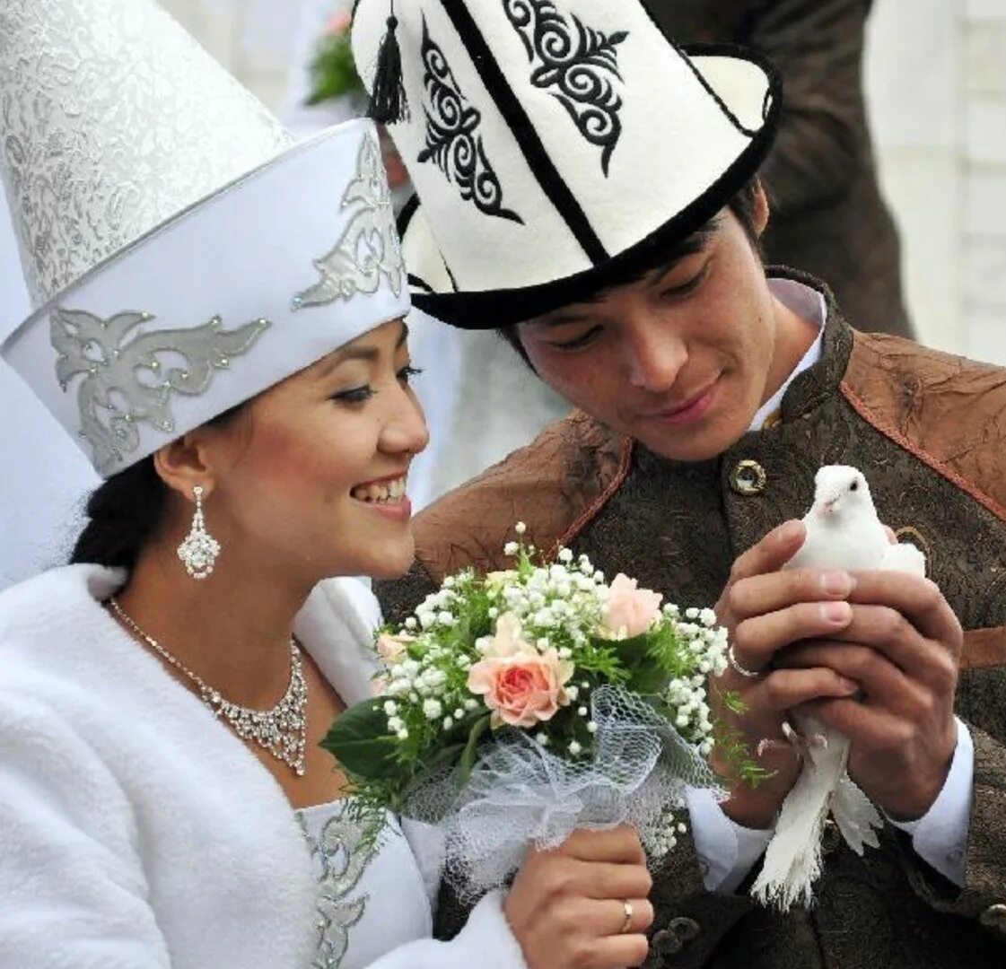Кыргызско-казахская свадьба. Свадьба казахов. Казахская Национальная свадьба. Казахская свадьба невесты.