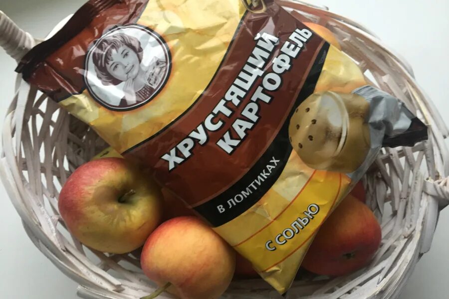 Хруст картофель. Хрустящий картофель. хрустящий картофель чипсы. хрустящая картошка. хрустящий картофель бюро.