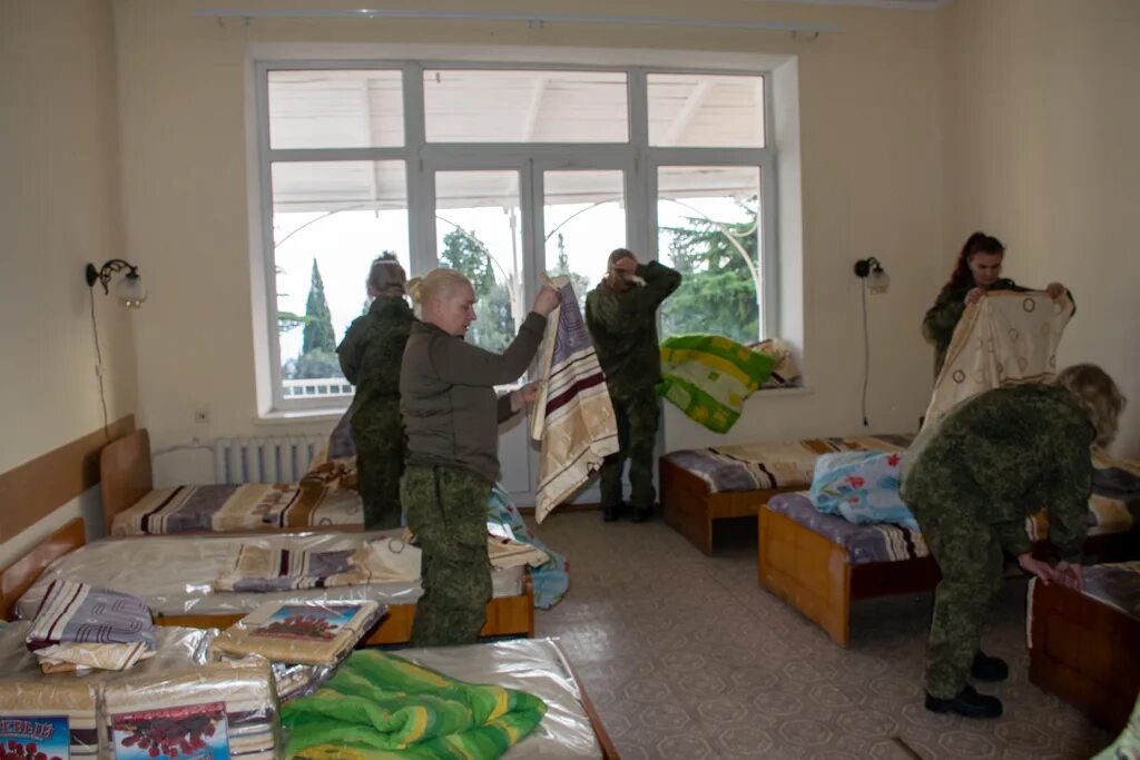 Крымская республиканская клиническая больница имени н. Ялтинская больница. Инфекционная больница ялта детская. Военный госпиталь ялта. Инфекционная больница ялта.