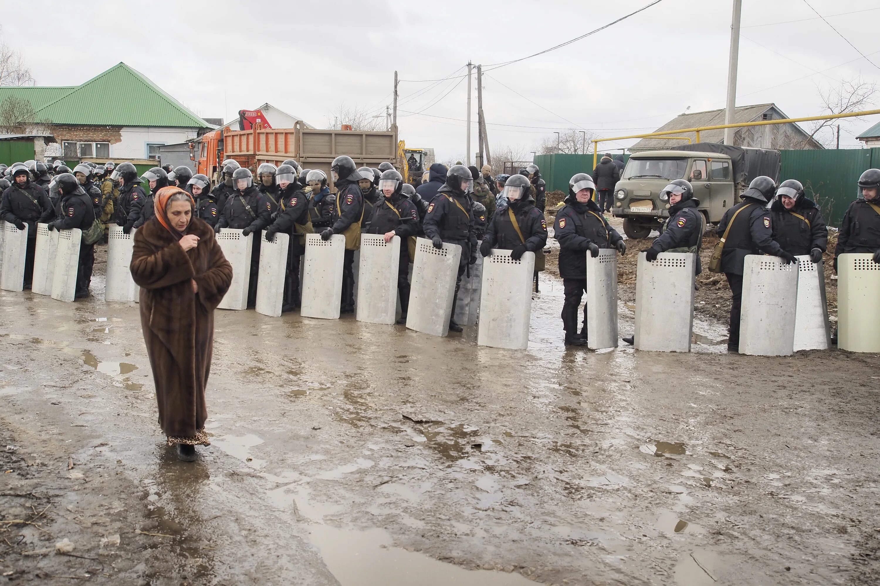 город тула плеханова цыганская школа. поселок плеханово цыгане. плеханова цыгане. цыганский поселок плеханово. плеханова цыгане.