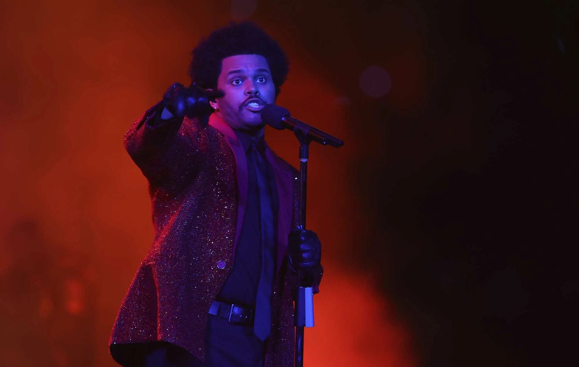 Wake me up the weeknd. Weekend. The weeknd. The weeknd beauty behind the madness. The weeknd фото сейчас 2022.