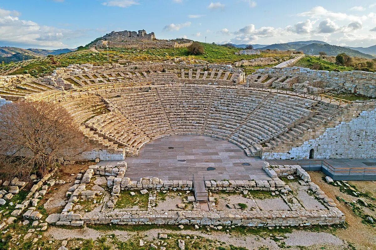 Театр Сегесты в Сицилии. Калатафими-Седжеста. Седжеста Сицилия. Театр древней Греции.