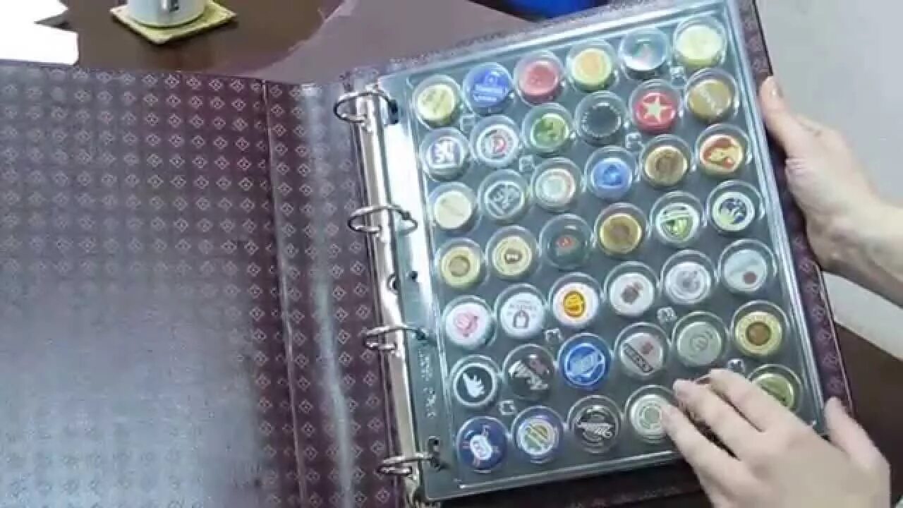 Альбом для фишек а4. Альбом для коллекционирования пивных пробок. альбом для коллекционирования крышек. книжка для коллекции крышек. листы для коллекционирования пивных пробок.