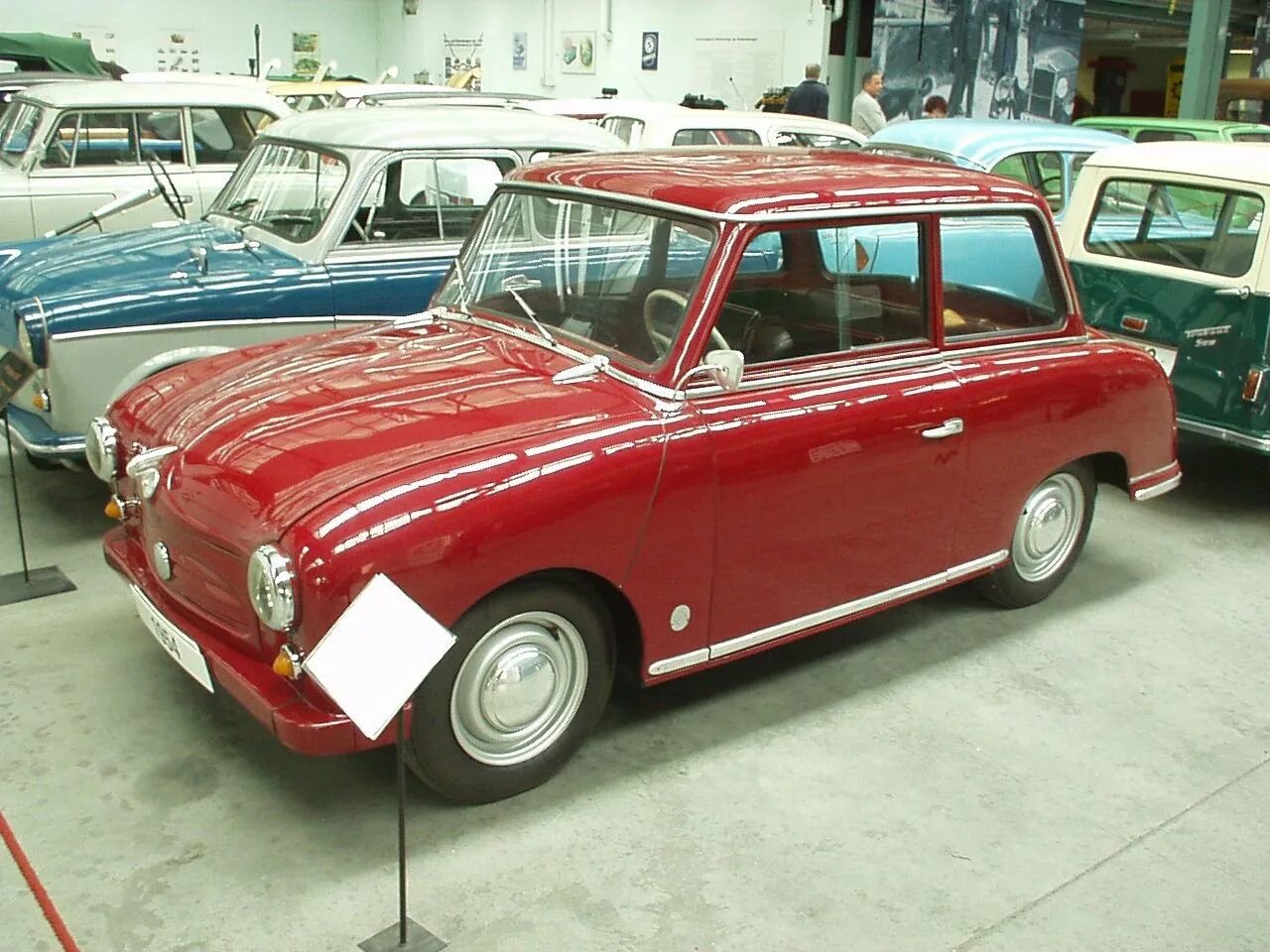 Гдр прототип нечаева. Trabant p50. Трабант легковая машина ГДР. Красный Трабант. Машина ГДР Вартбург.