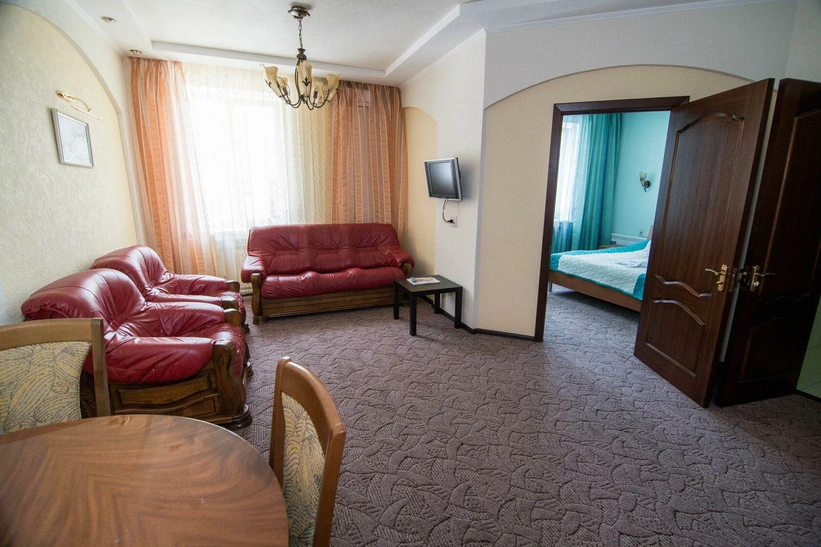 Vip 29 гостиница ростов-на-дону. Абрикос ейск гостиница. Отель тесоро. Ростовчанка лазаревское. Гостиницы ростова на дону отзывы.