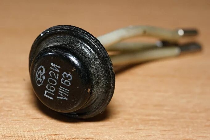 Радиодеталь 1н154к. Транзистор п р п. Транзистор п р п. Биполярный транзистор прямой проводимости схема. Цоколёвка+транзистора+кт848а.