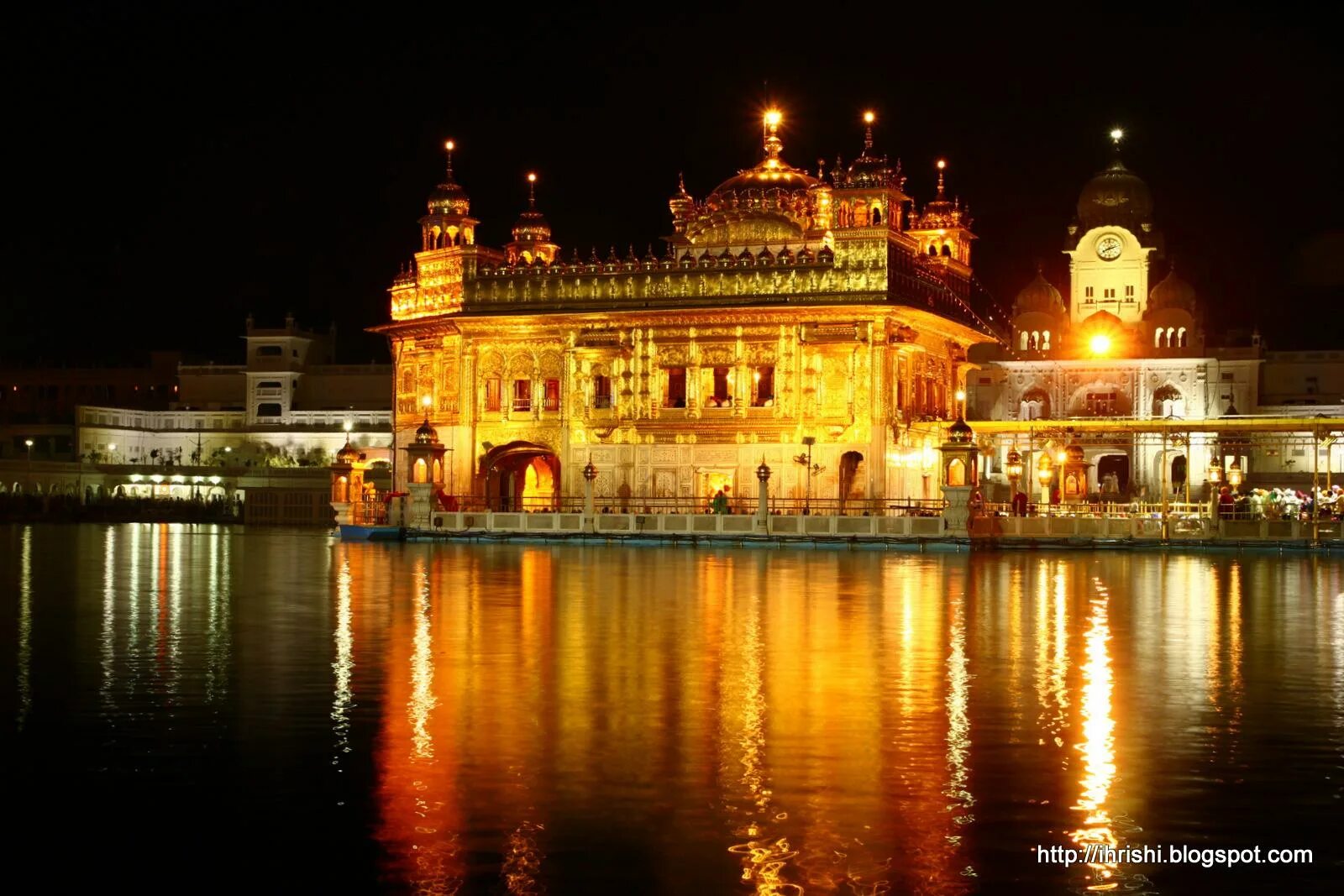 Golden temple. Золотой храм в нью дели. золотой храм хармандир-сахиб. золотой храм каньякумари golden temple. амритсар.