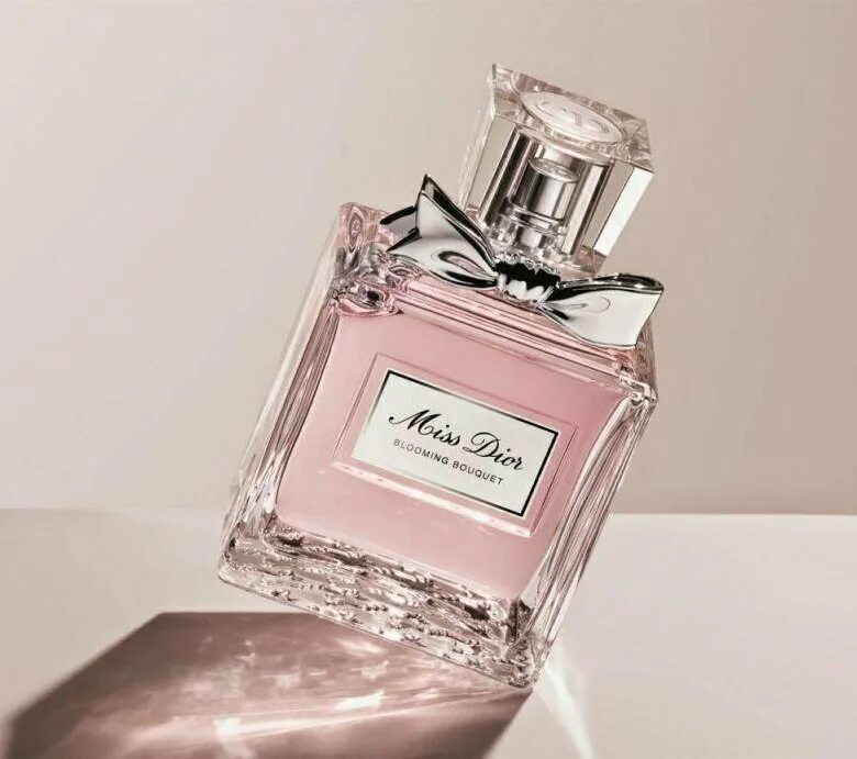 Dior miss dior eau de parfum. Кристиан диор мисс диор парфюм. Miss dior perfume. Miss dior perfume. Miss dior от christian dior.