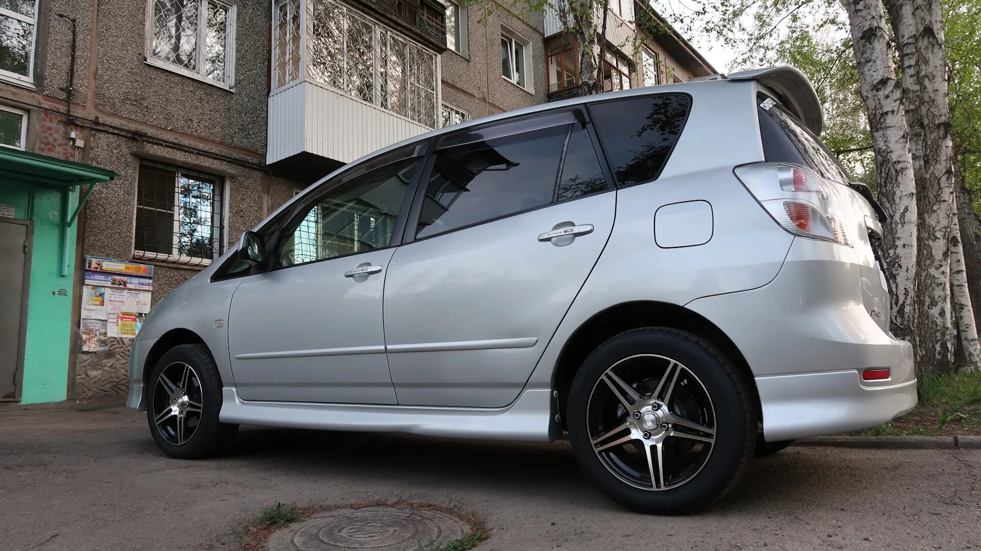 Toyota corolla spacio 1999. Спасио 120 r17. Спасио 2003 с обвесами. Toyota corolla spacio e121 диски. Тойота спасио.