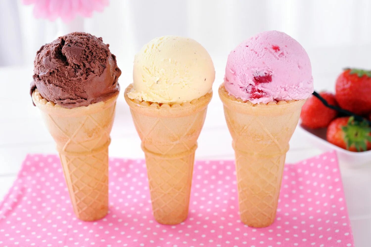 Ice cream мороженое. Мороженое. красивое мороженое. красивое мороженое в стаканчике. мороженое в вафельном рожке.