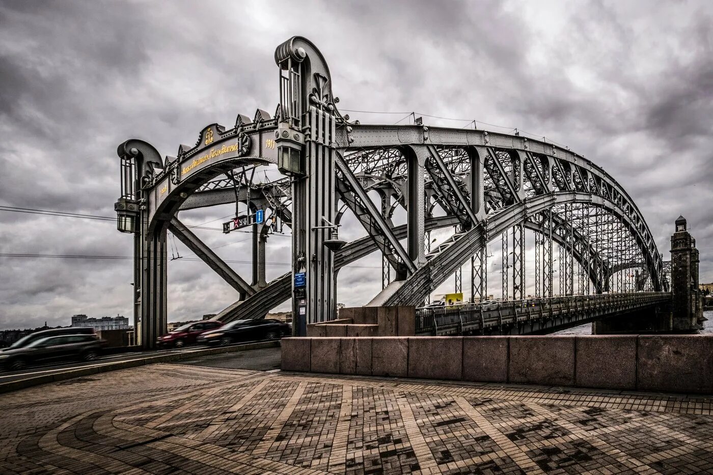 Мост петра великого в санкт. Мост Петра Великого в Санкт-Петербурге. Охтинский мост в Санкт-Петербурге. Большой Охтинский мост в Санкт-Петербурге. Мост Петра 1 в Санкт-Петербурге.