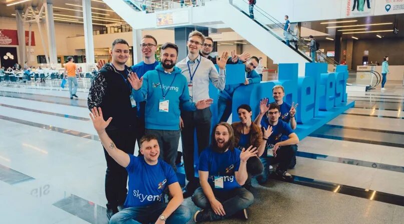 Skyeng сотрудники. Skyeng офис. команда skyeng. офис skyeng в москве.