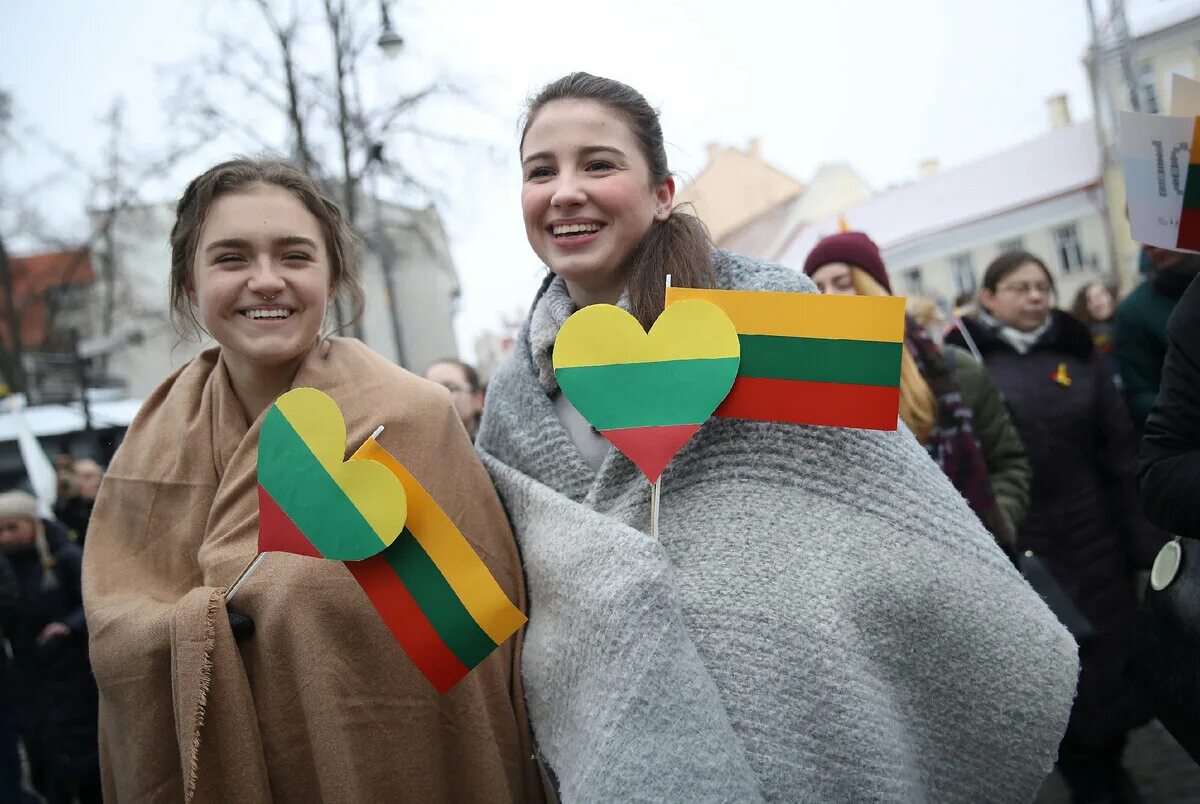 Литва население 2024. Литва люди. Молодежь Литвы. Литовские жители. Литовцы современные.