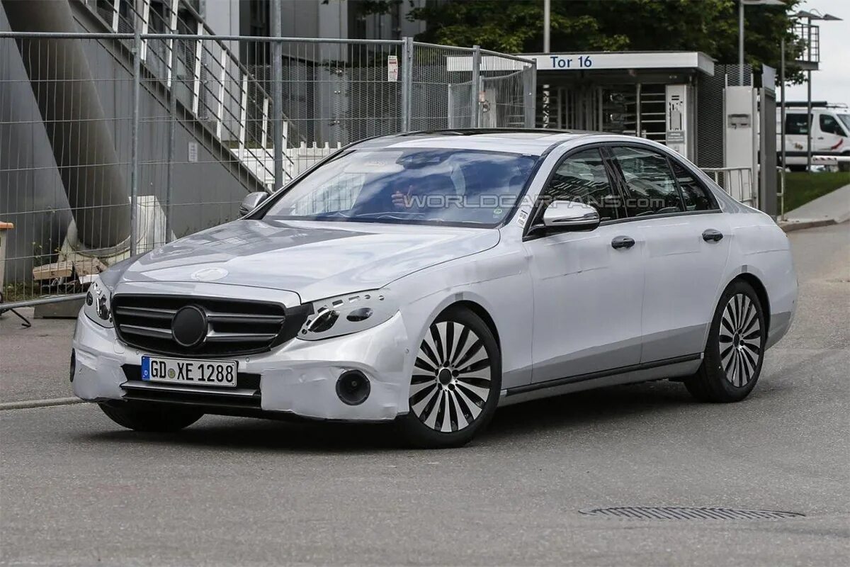 Тест e класс. Новый mercedes e class w214. мерседес е 2016. мерседес 214 е класс. mercedes e class 2016.