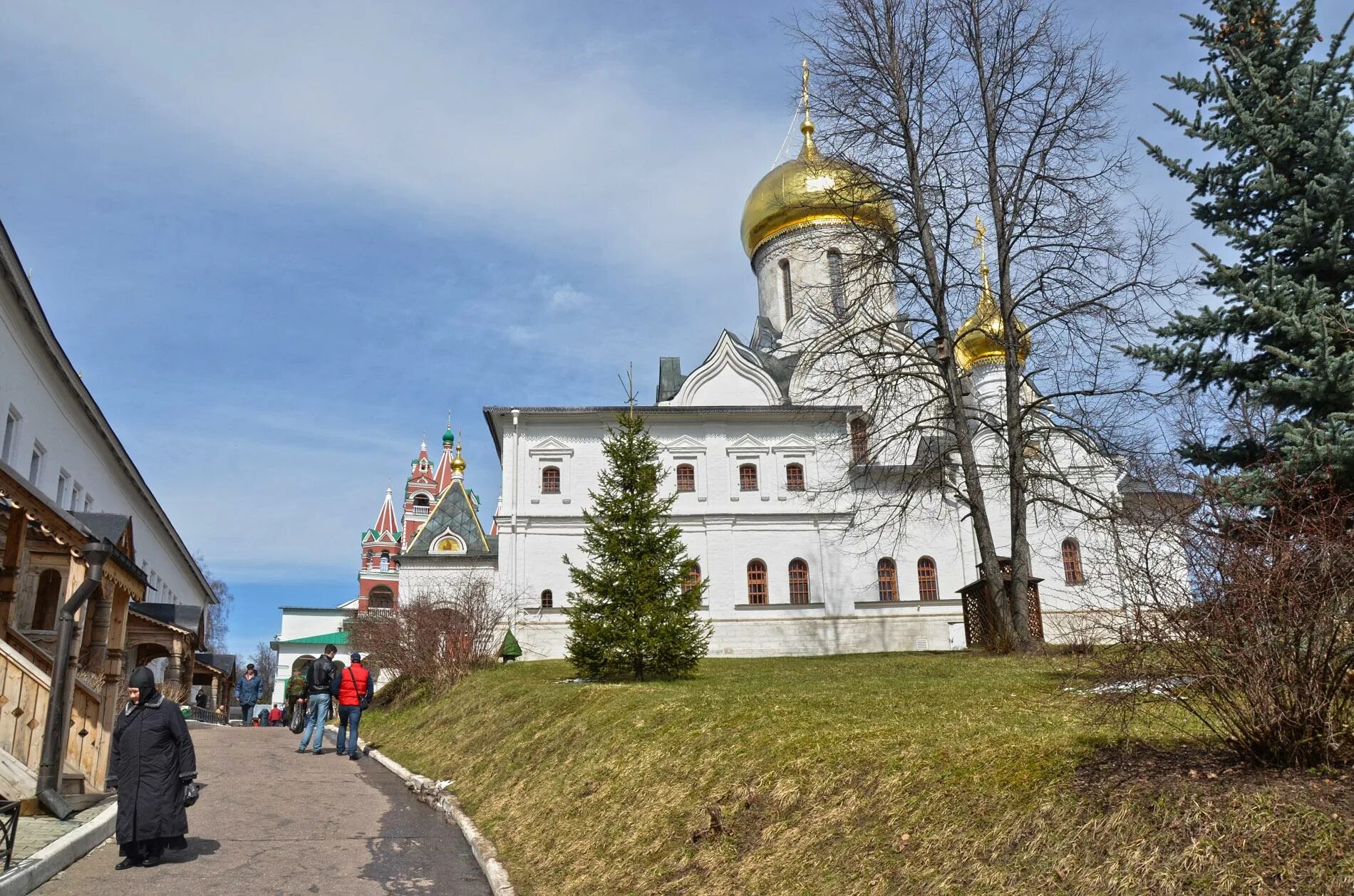 Куда сходить в звенигороде. Монастырь Звенигород Саввино-Сторожевский монастырь.