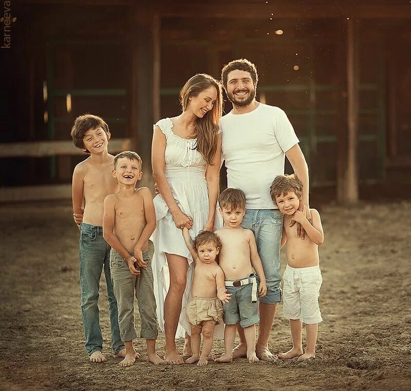 Hairy family. Фотосессия всей семьей. Фотосессия многодетной семьи. Большая семья. Семейный фотограф.