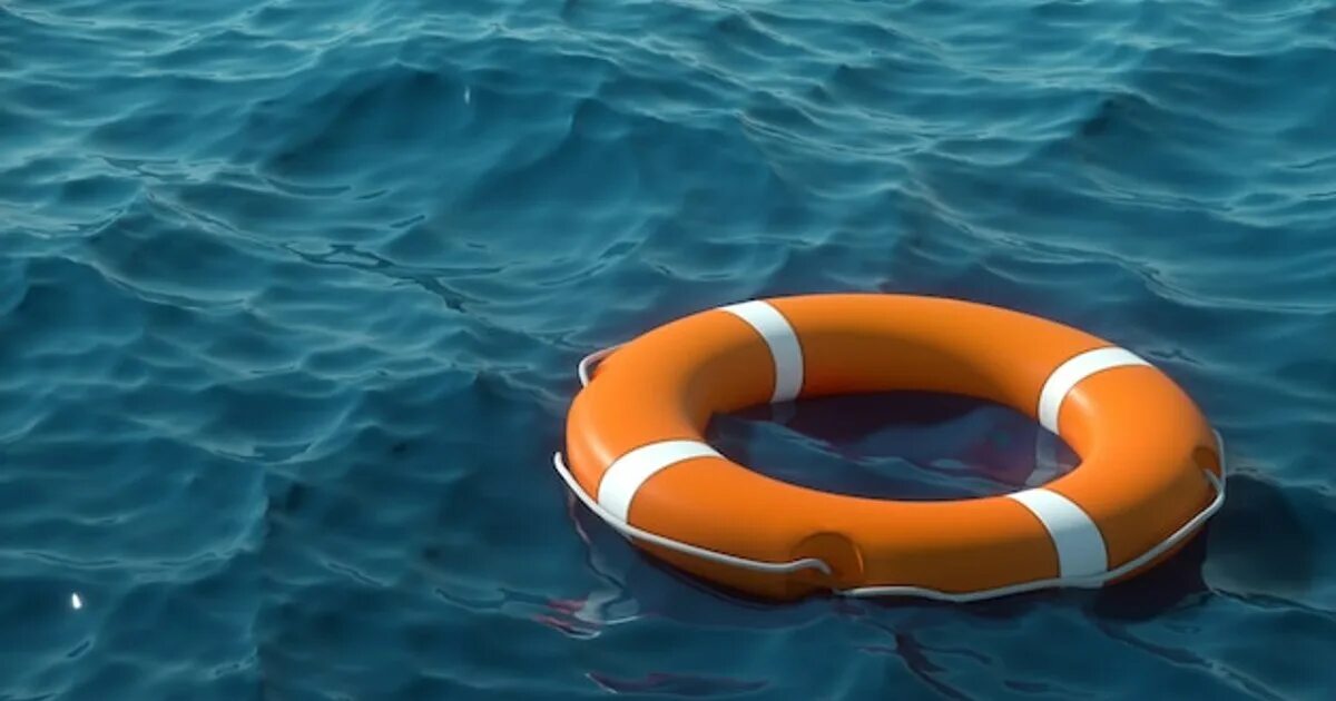 Спасательный круг в море. Спасательный круг. Спасательный круг на воде. Спасательный круг оранжевый. Человек в спасательном круге.