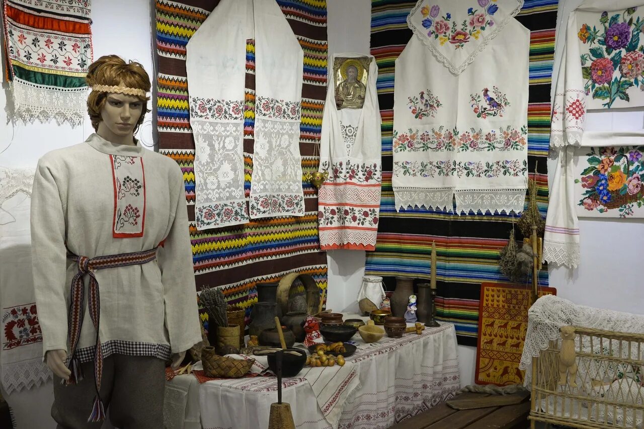 хотмыжская осень в борисовке. книжная выставка ко дню славянской письменности.