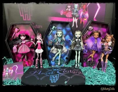Monster High Haunt Couture 2022 collector dolls.