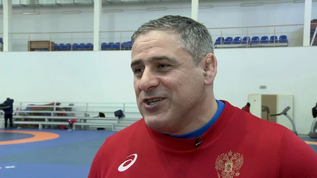 Тедеев дзамболат ильич. Тренер сборной россии по вольной борьбе дзамболат. Главный тренер по борьбе. Максаров борец. Главный тренер по борьбе.