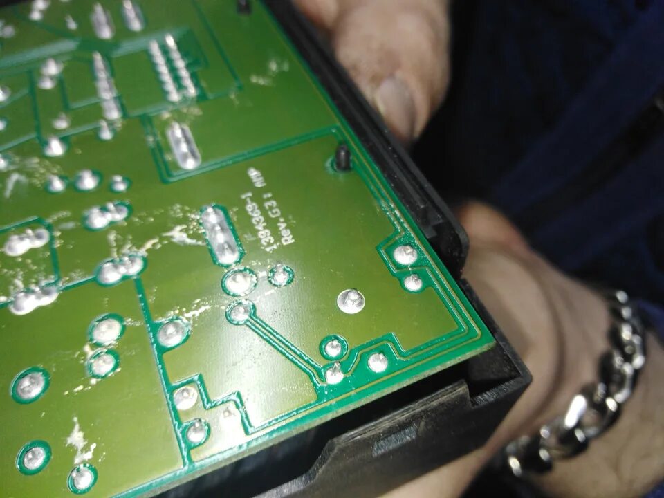 Перепайка микросхем. 9. Пропайка приборной панели форд фокус 2. Qfn, bga микросхема. Пайка электроники.