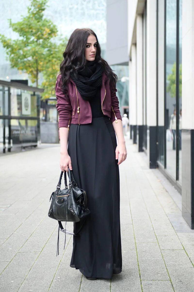 верхняя одежда с длинной юбкой. какую куртку с длинной юбкой. длинная кожаная юбка. зимняя юбка. длинное платье с кожаной курткой.