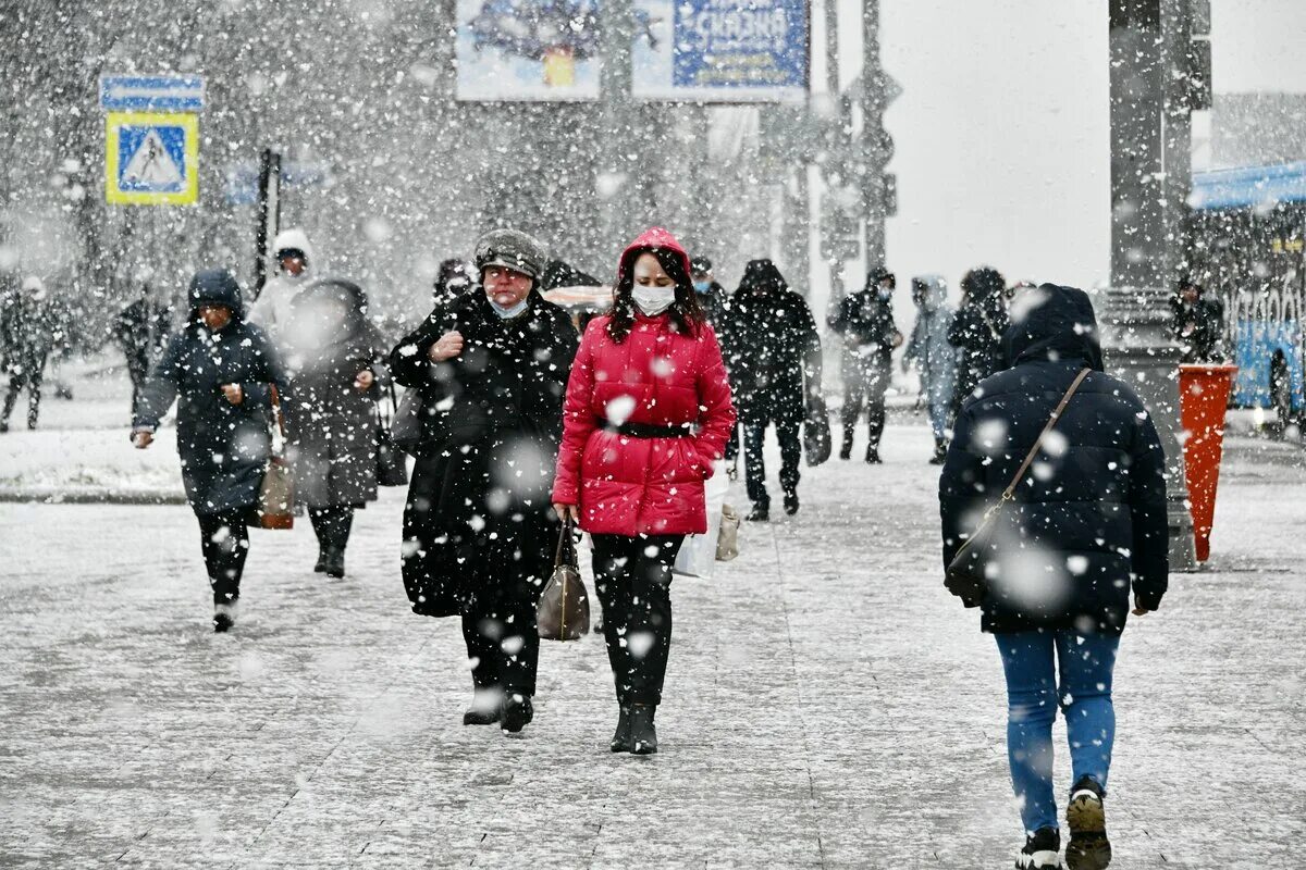 Циклон снегопад москва. Снегопад в москве. Снегопад в москве. Снегопад в москве 14. Циклон снегопад москва.