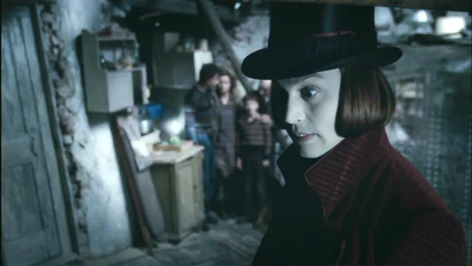 шоколадная фабрика мистера. шоколадная фабрика мистера. джонни депп шоколадная фабрика. миссис бакет чарли и шоколадная фабрика. шоколадная фабрика мистера.