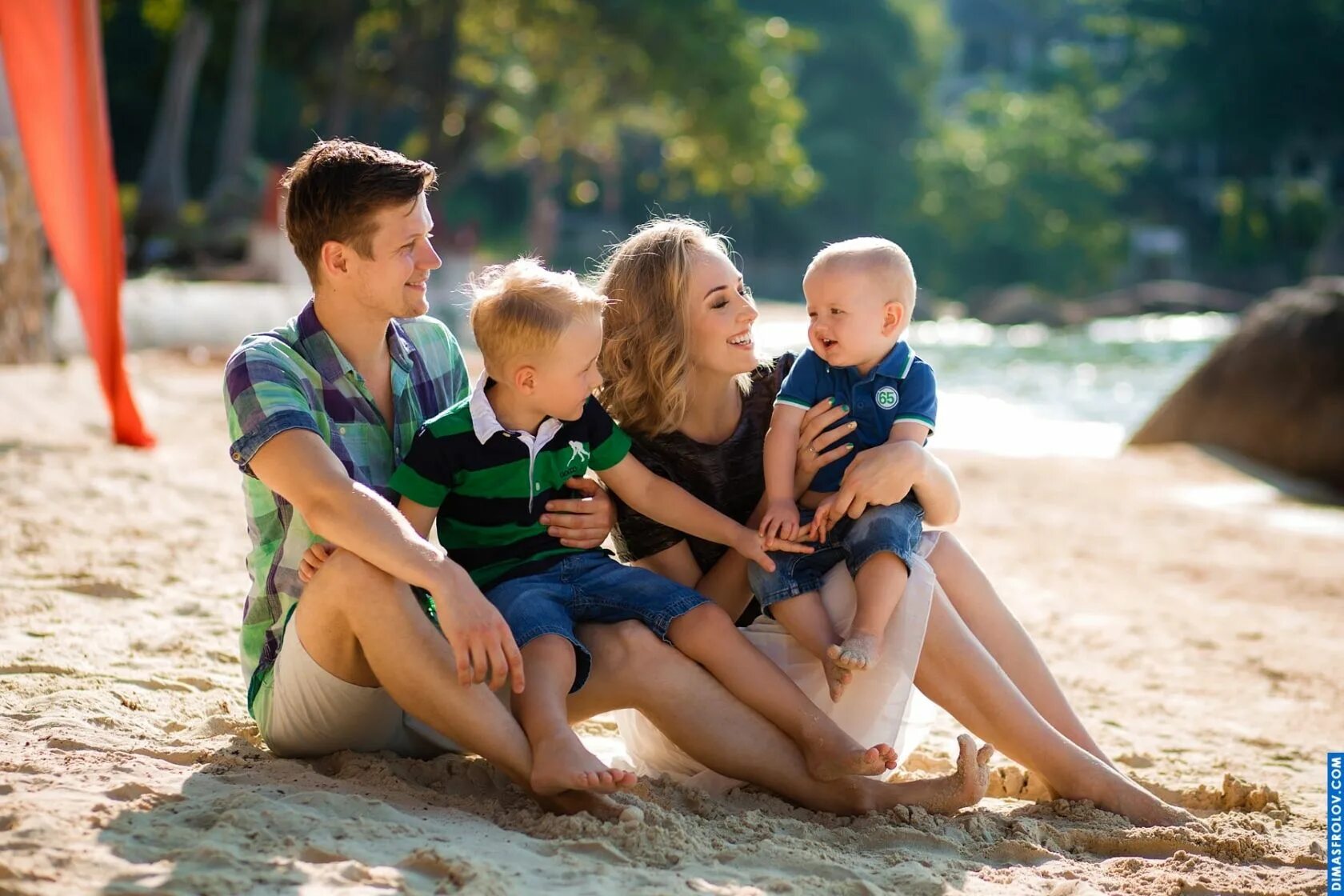 Family foto, липецк. Семья в парке аттракционов. Семья на пляже. Лучшие семейные фотосессии на природе. Семья дети видео.