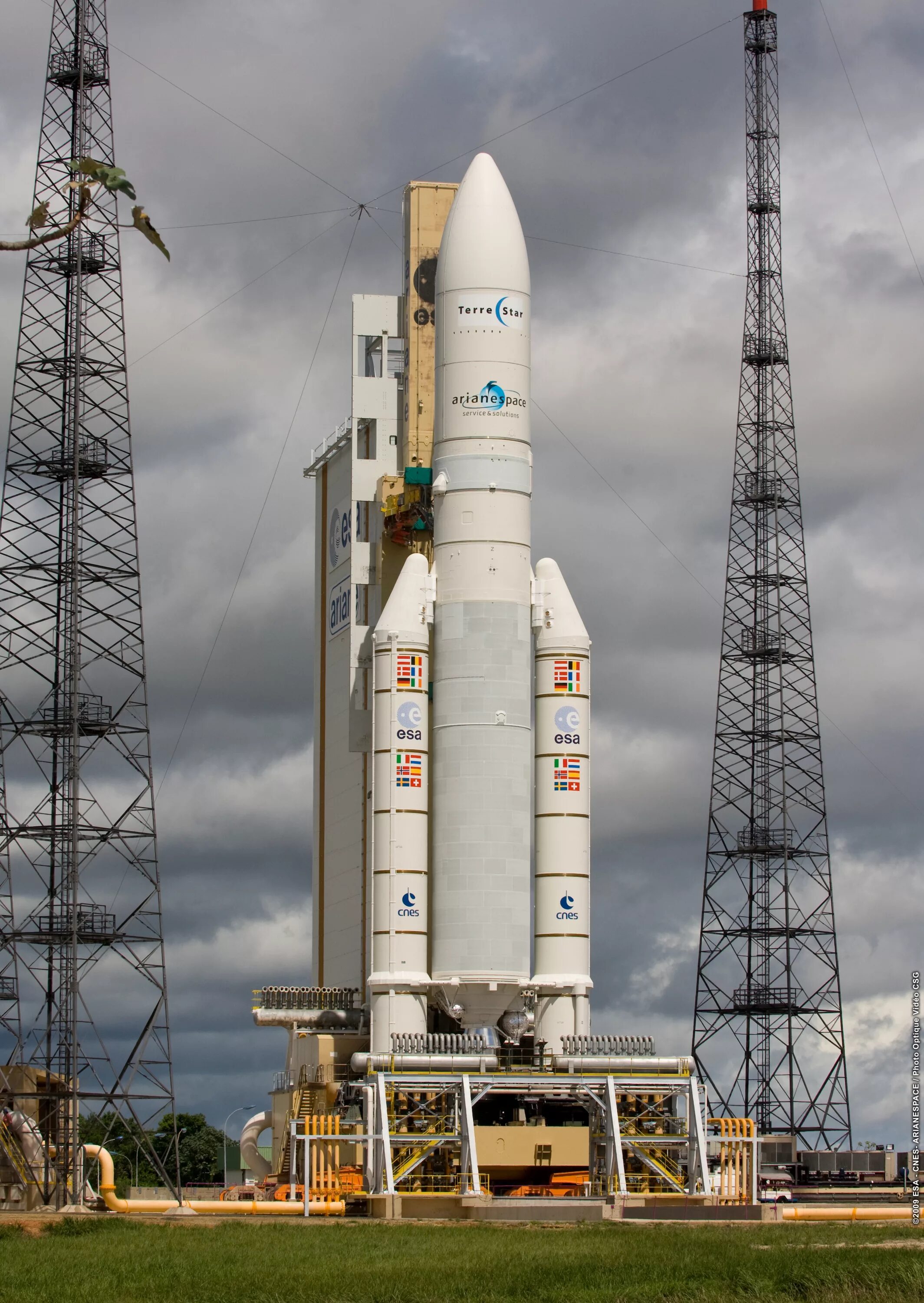 End launch. Ракета Ариан Франция. Ариан 5. Ракета Ариан 5. Ariane 4.