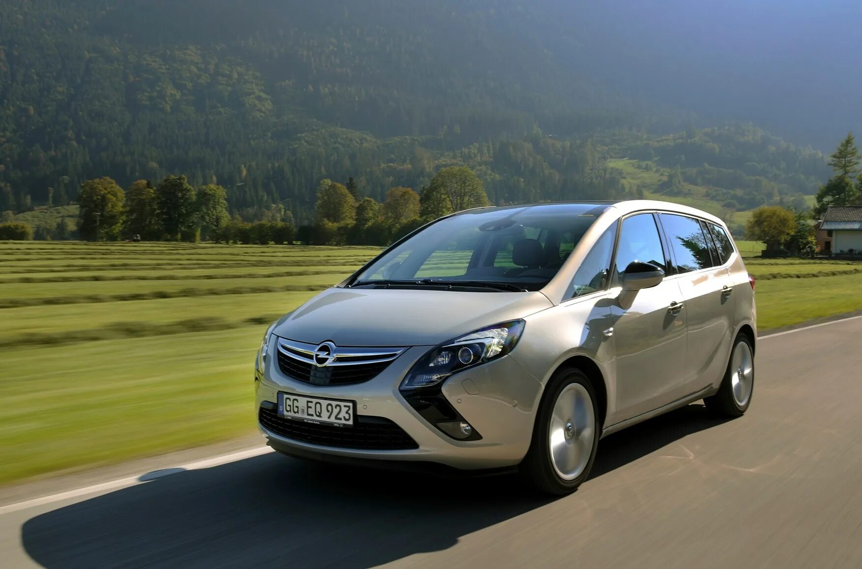 Opel tdi. Зафира Турер. Zafira Tourer 2012. Опель Зафира 2018. Опель Зафира Турер 2015.