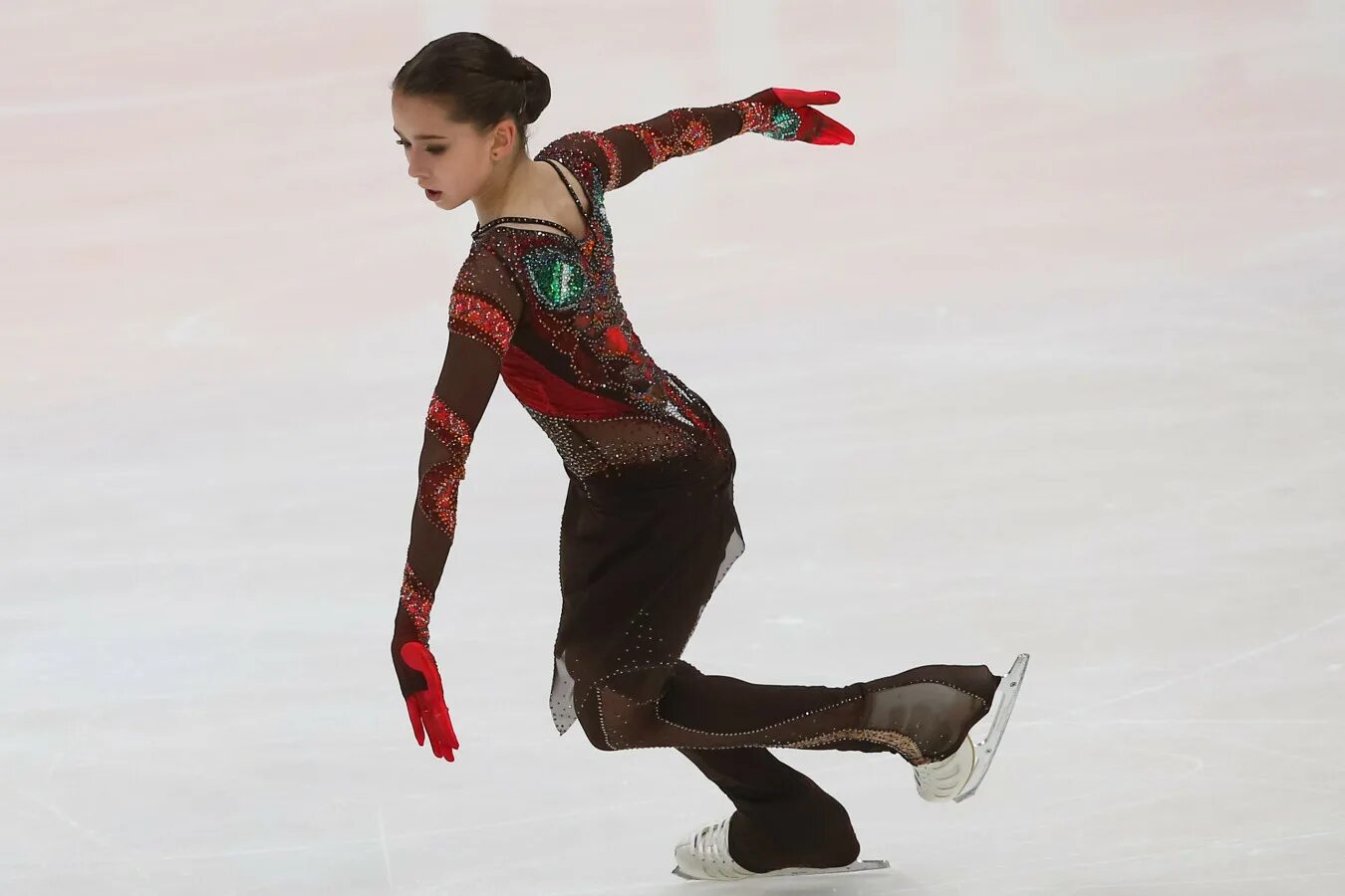 Камила валиева. Платье валиевой камилы. Камила валиева фигуристка 2021. Пресс камиллы валиевой. Камила валиева 2021.