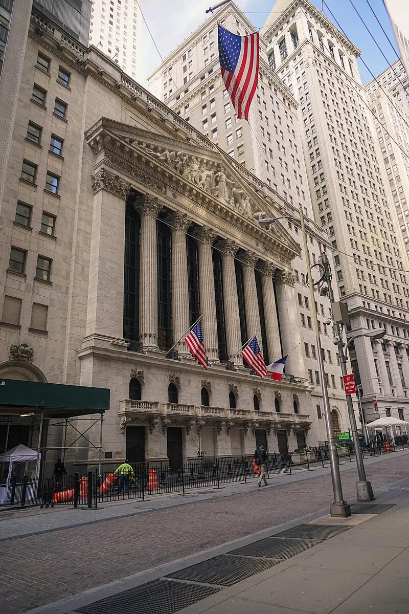 Нью-йоркская фондовая биржа (new york stock exchange). Здание нью-йоркской фондовой биржи. Йоркская фондовая биржа. New york stock exchange (nyse) — сша. Здание нью-йоркской фондовой биржи.