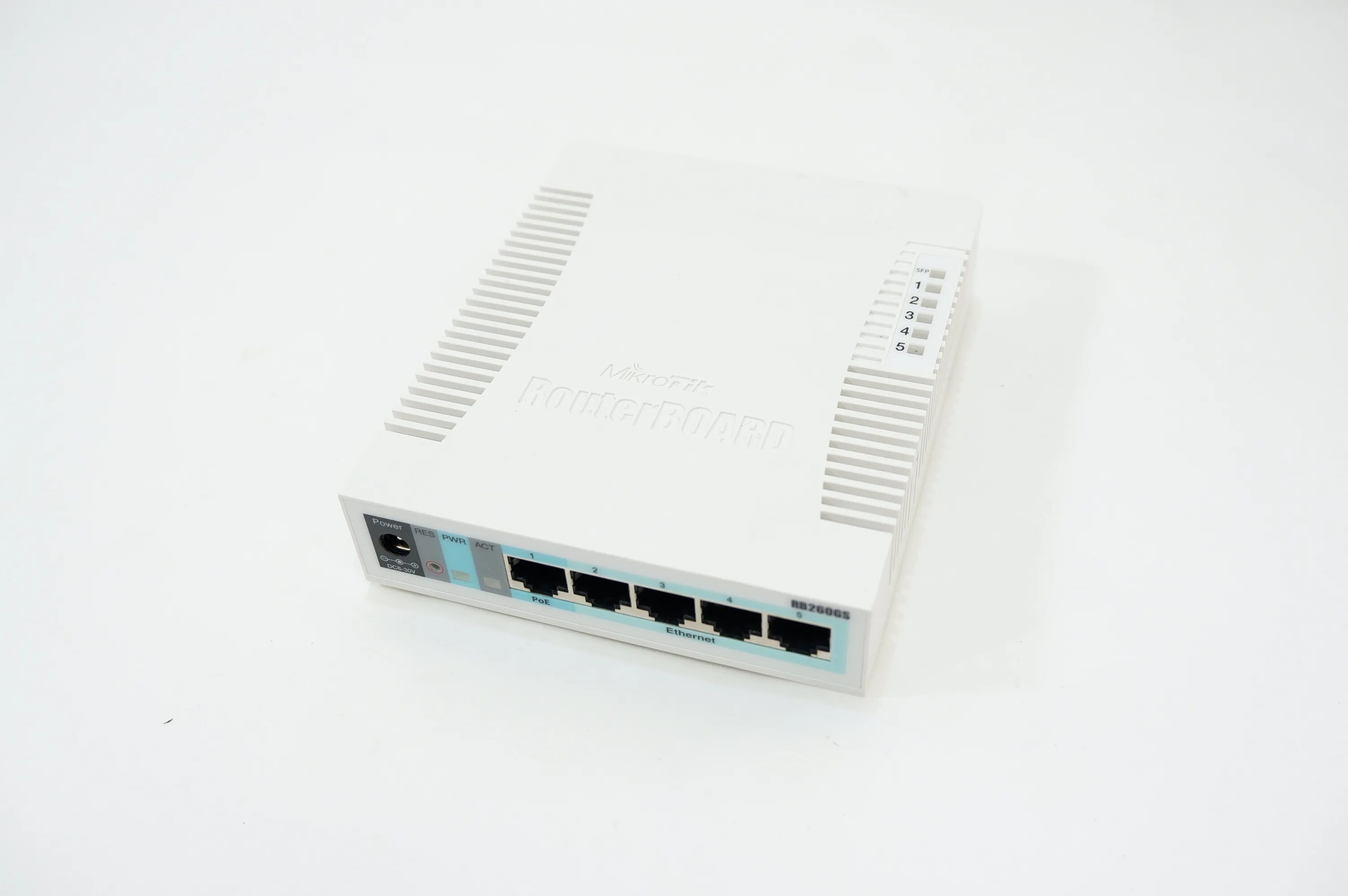 Mikrotik wi fi. Коммутатор mikrotik routerboard rb260gs. роутер mikrotik rb951g-2hnd.