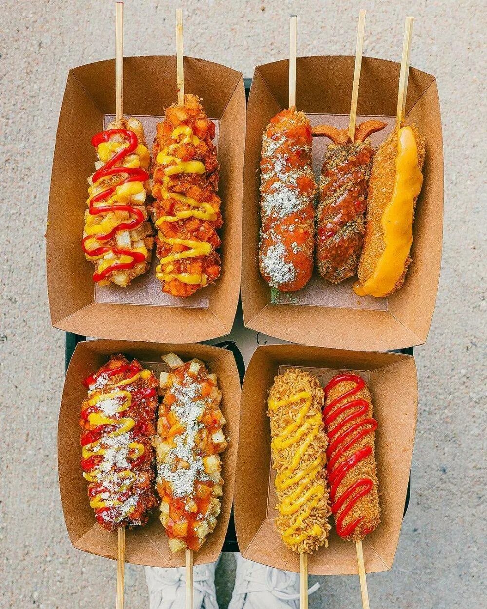 Корондок. Корн дог жареный. Фритюр для корн догов. Корн дог. Корн-доги (сосиски в кукурузной муке).