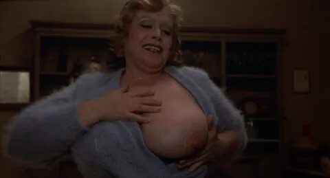 Maria Antonietta Beluzzi nude - Amarcord (1973) .