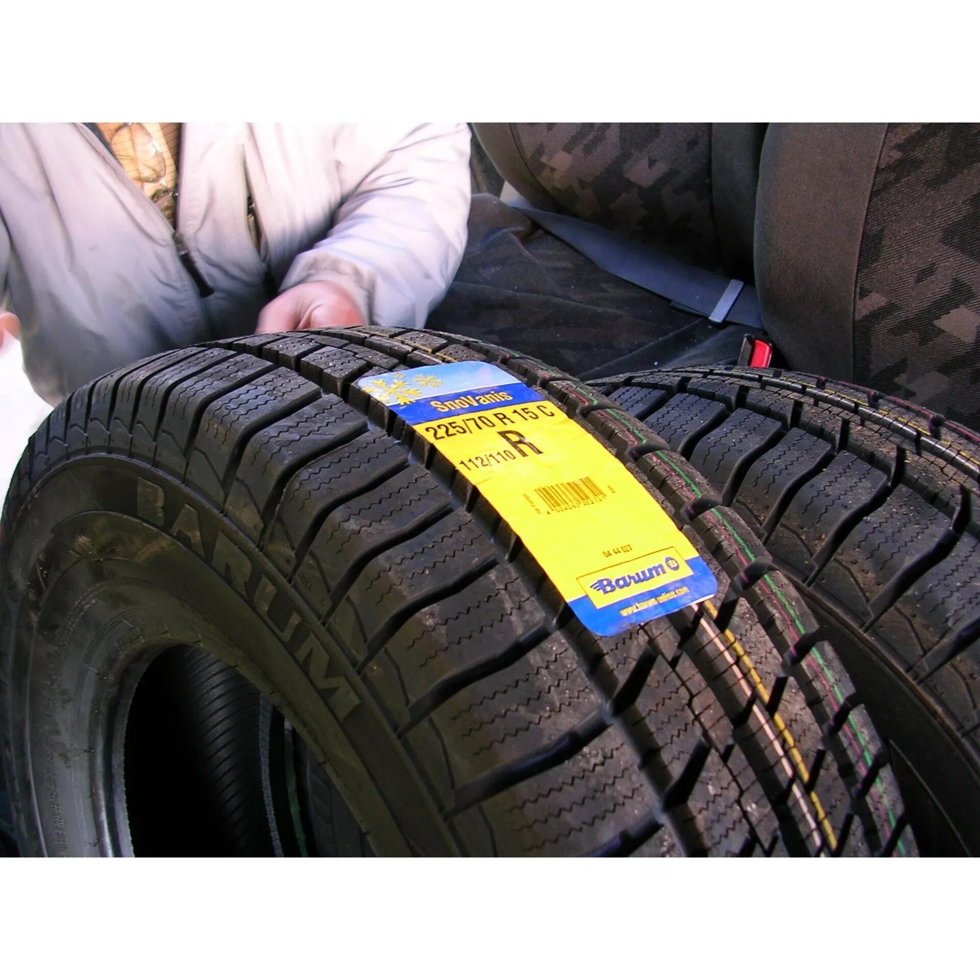 225 70 15 купить. Barum 225/70r15c. Шины Спринтер 225 70 15. Шины 225/70 r15c зима. Шины 225 70 15с зима.