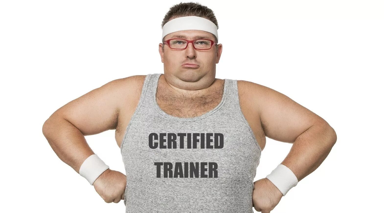 Толстый тренер. Толстый тренер по фитнесу. Жирный в майке.
