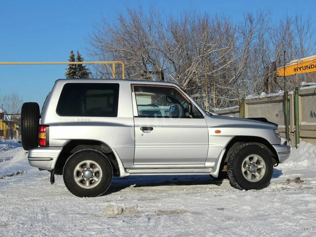 Купить мицубиси паджеро бензин. Mitsubishi Pajero 1997. Митсубиси Паджеро 1997. Джип Митсубиси Паджеро 1997. Mitsubishi Pajero 1997 года.