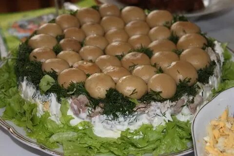 Салат лесная поляна с грибами и курицей