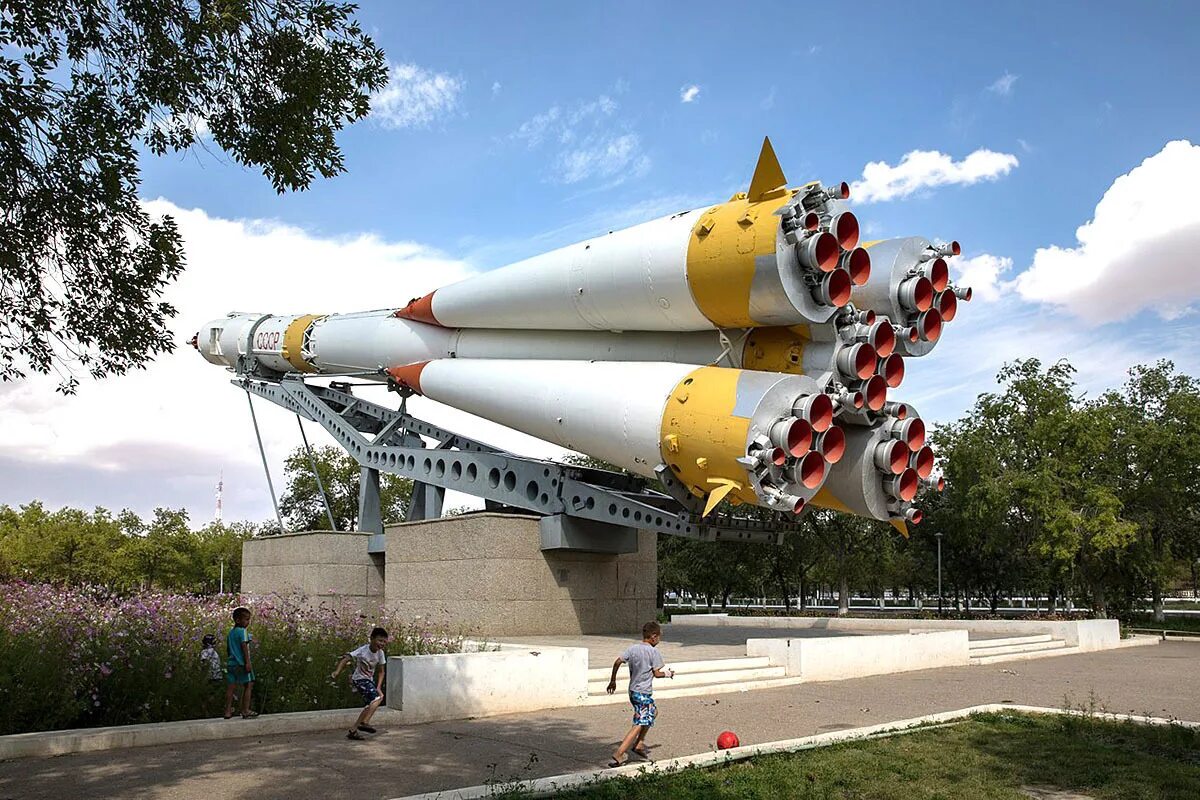 Алабама, сатурн-5. Самара монумент ракеты-носителя «союз». Музей самара космическая. Ракета города. Музей ракета самара.