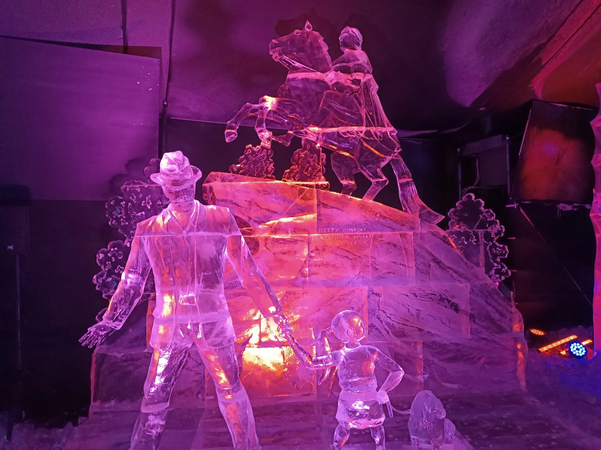 Фестиваль ледовых скульптур кроншлед. Ледовые скульптуры в Кронштадте. Фестиваль ледяных скульптур в Кронштадте. Кронштадт ледяные фигуры.
