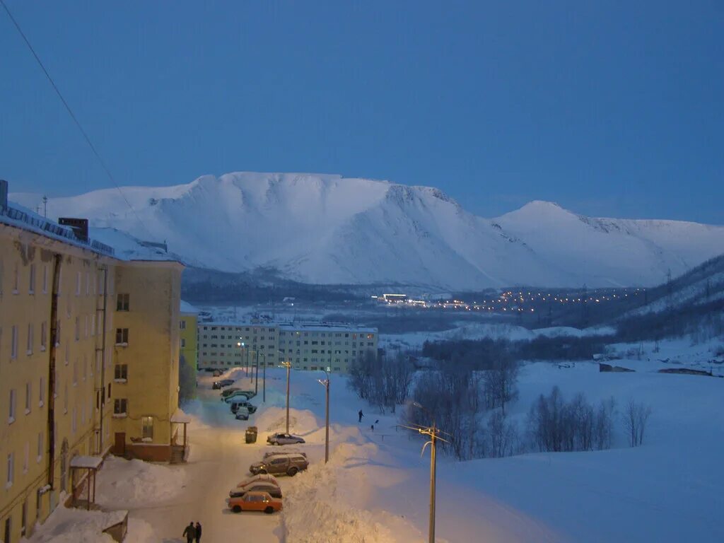 Кировск россия. Кукисвумчорр Мурманская область. Гора Кукисвумчорр Мурманская область. Хибины Кировск Кукисвумчорр. Мурманская область Кукисвумчорр улица Кирова.