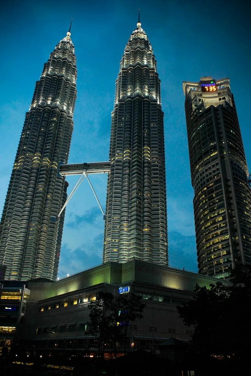 Башни-близнецы петронас в куала-лумпуре. Klcc куала лумпур. Малайзия куалумпур. Куала-лумпур малайзия. Klcc куала лумпур.
