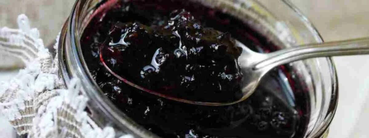 Просто черный с сахаром. Черное варенье. Черносмородиновое варенье. Просто черный с сахаром. Просто черный с сахаром.