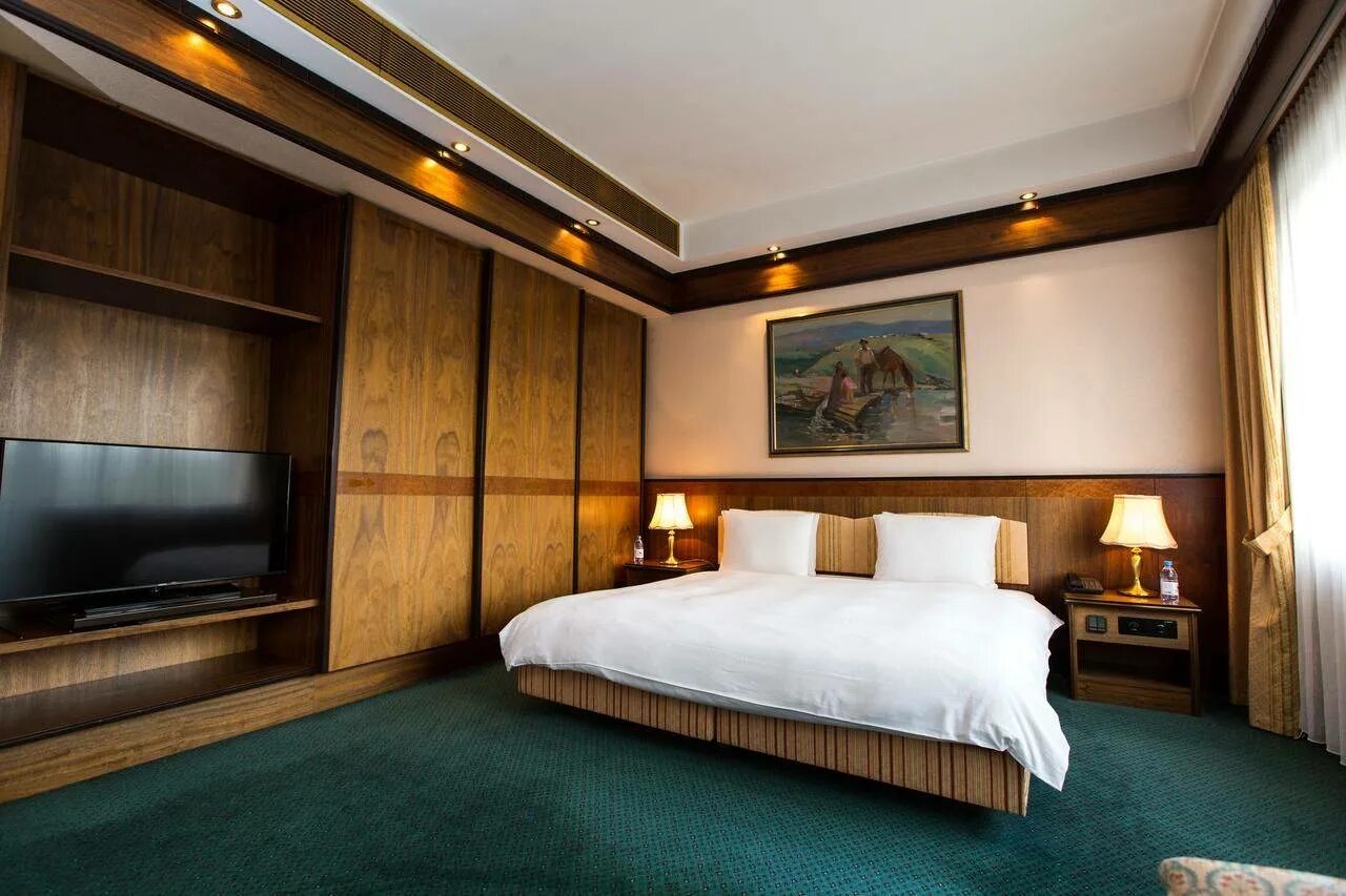 Алматы номер 1. Grand aiser hotel алматы. Рахат палас алматы. Казахстан (гостиница) kazakhstan hotel. Ройал палас гостиница.