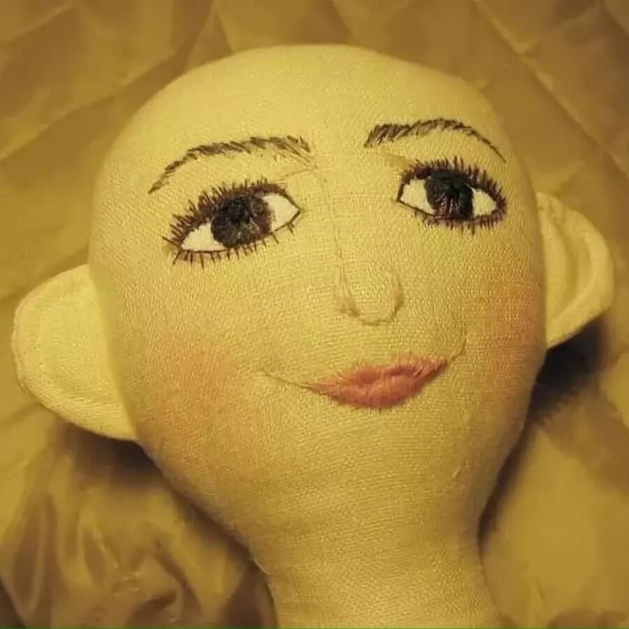 куклы с вышитым лицом. вышитое лицо. вышитое лицо куклы. вышитое лицо. глаза текстильной куклы.